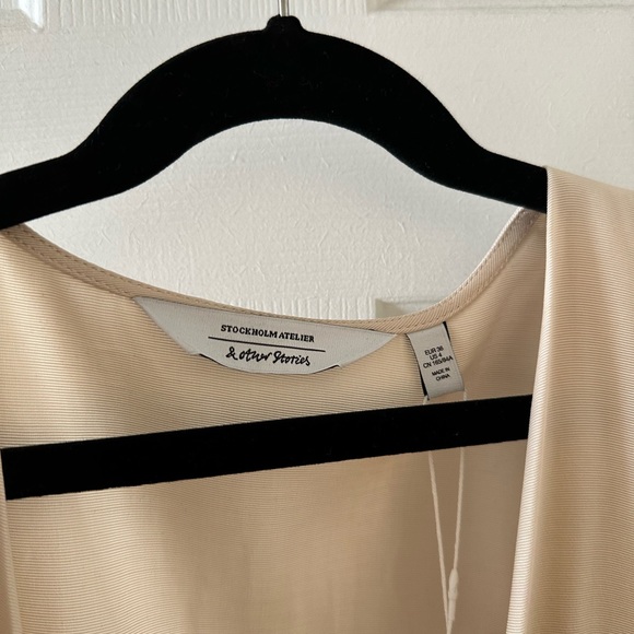 & other stories cream wrap dress, NWT - Picture 5 of 6